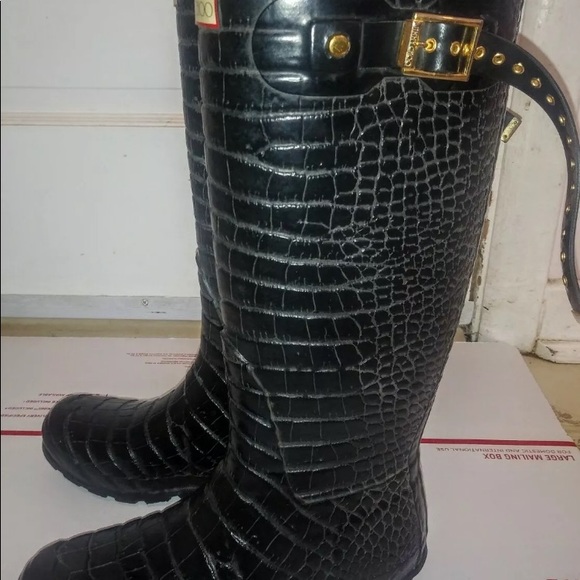 JIMMY CHOO & HUNTER BOOTS - Picture 4 of 5